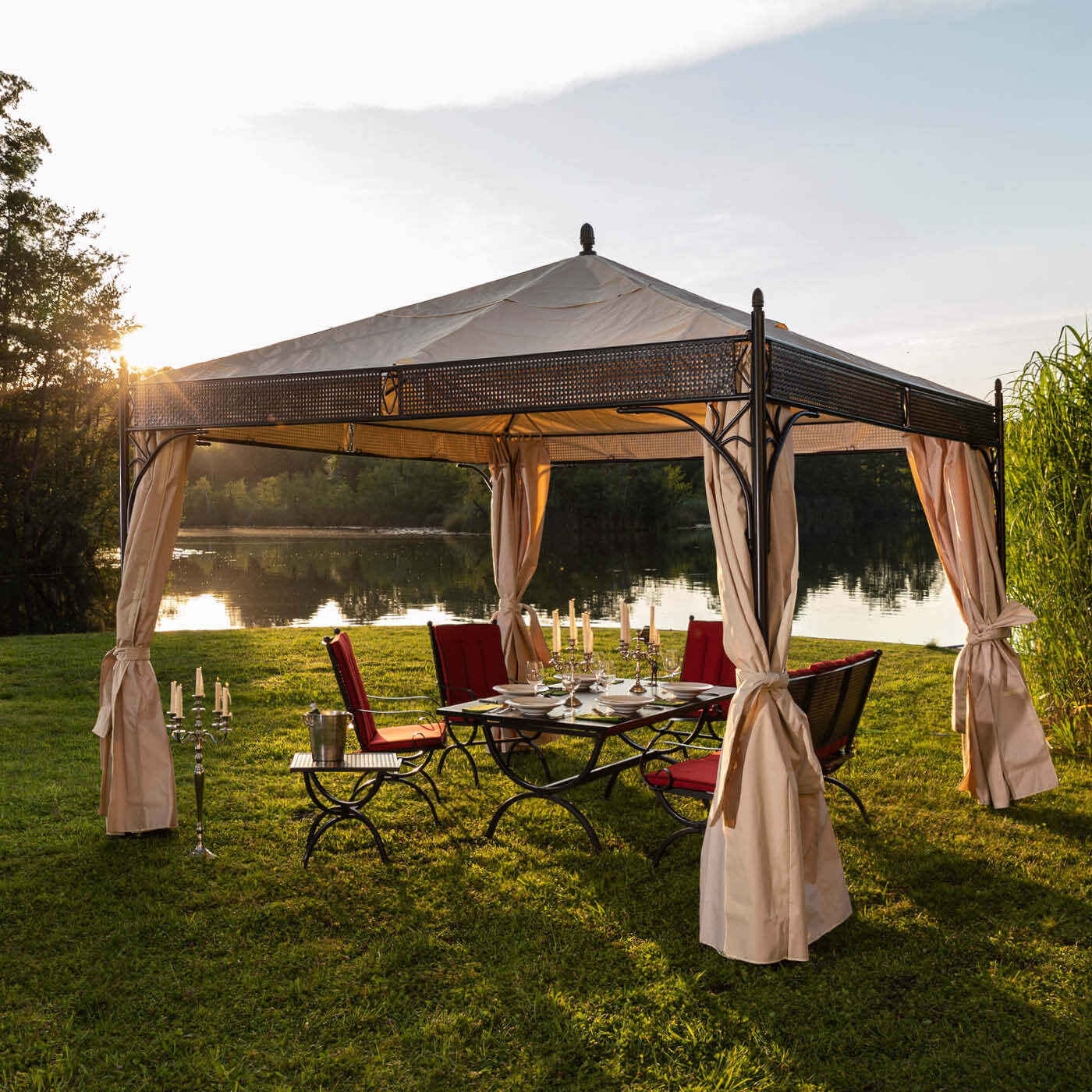 Pavillion Romeo Elegance